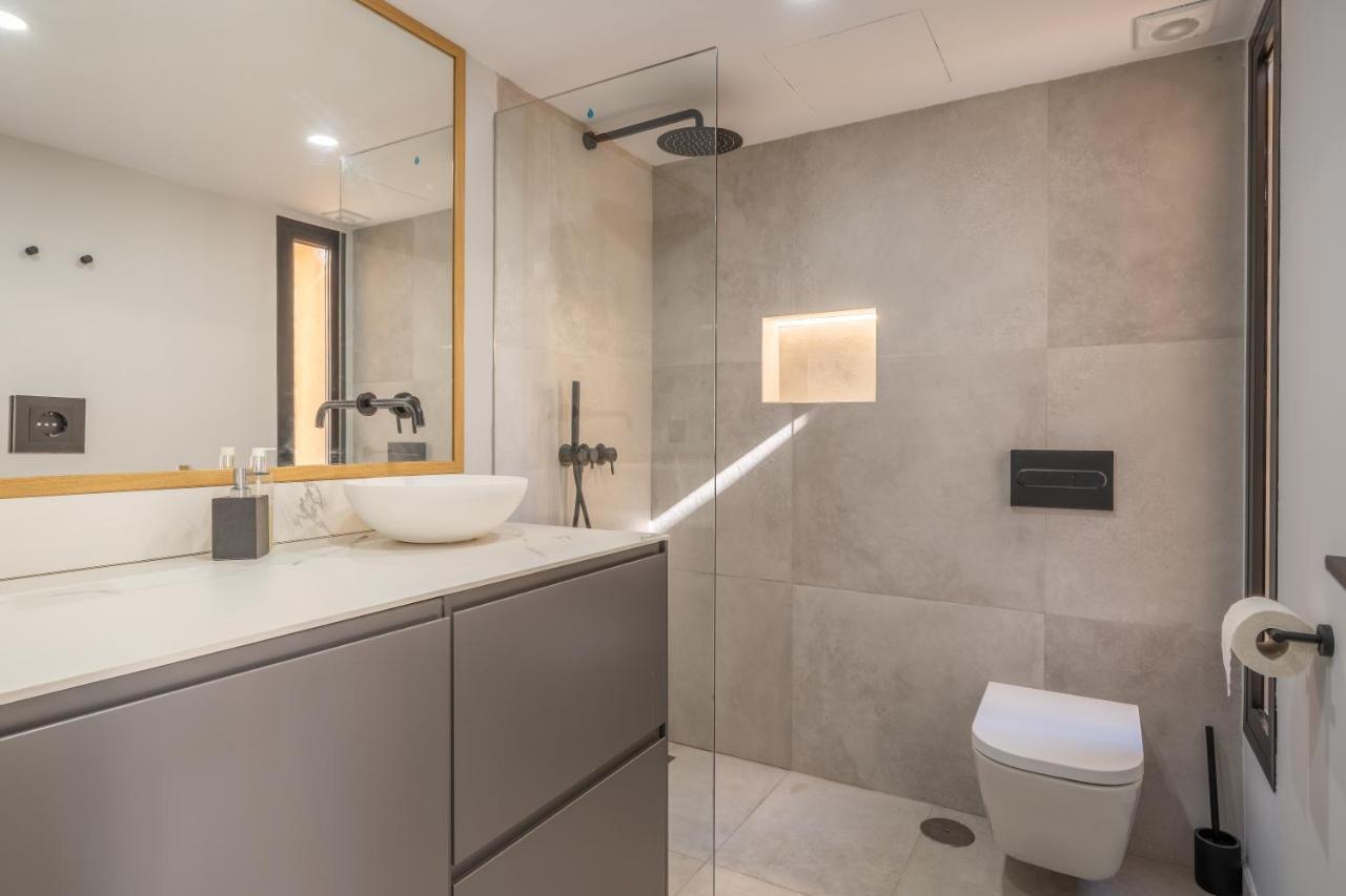 Glamorous 3br Penthouse Mins To Puerto Banus W/terrace Marbella