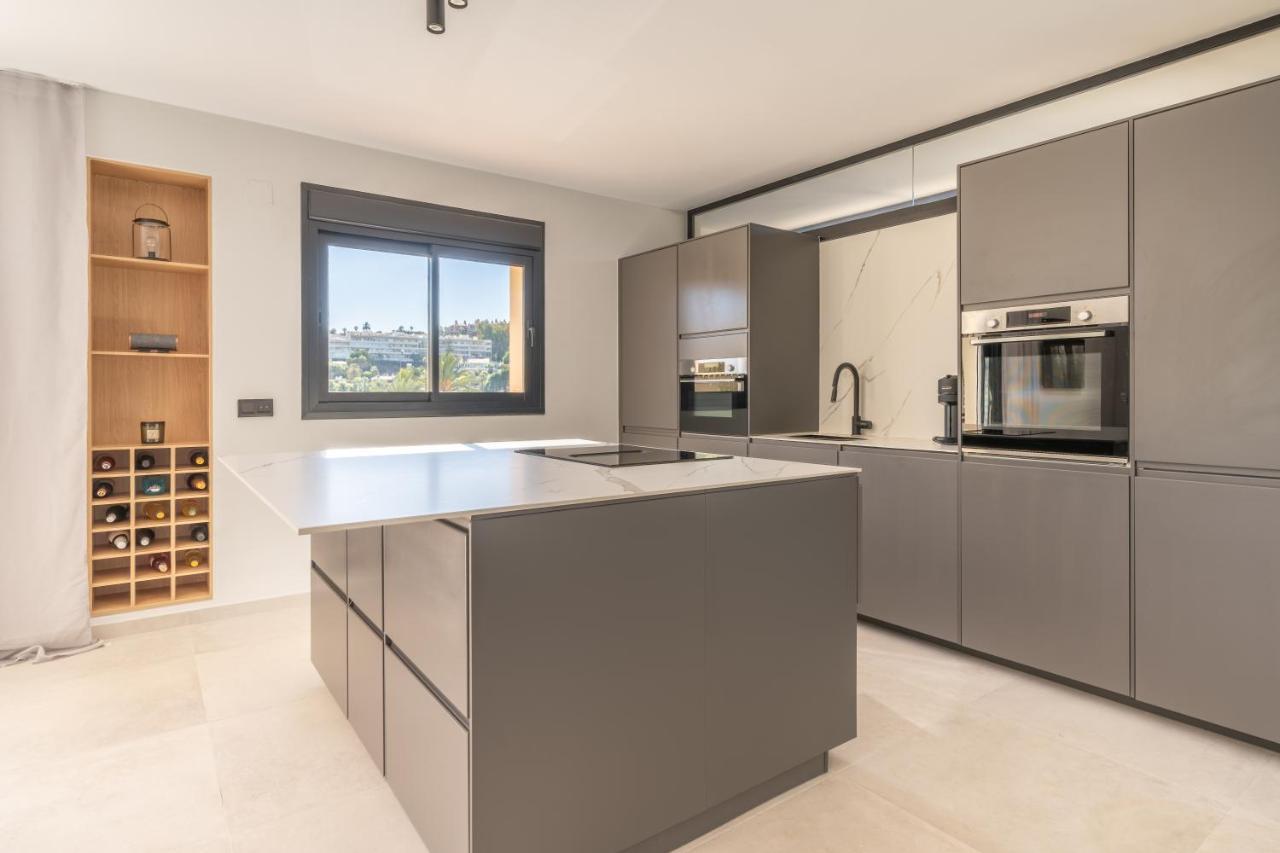 Apartamento Glamorous 3br Penthouse Mins To Puerto Banus W/terrace *